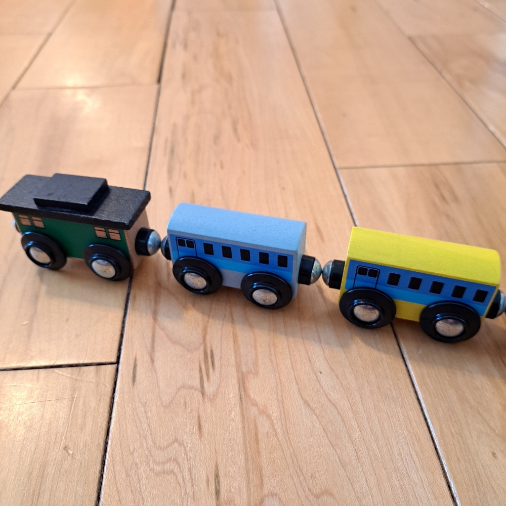 5 PIECE WOODEN TRAIN ENGINE PASSENGER CABOOSE Thomas Wooden Railway Compatible - Picture 5 of 7